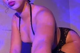 petite brunette visiting ;) - ... - Image 3